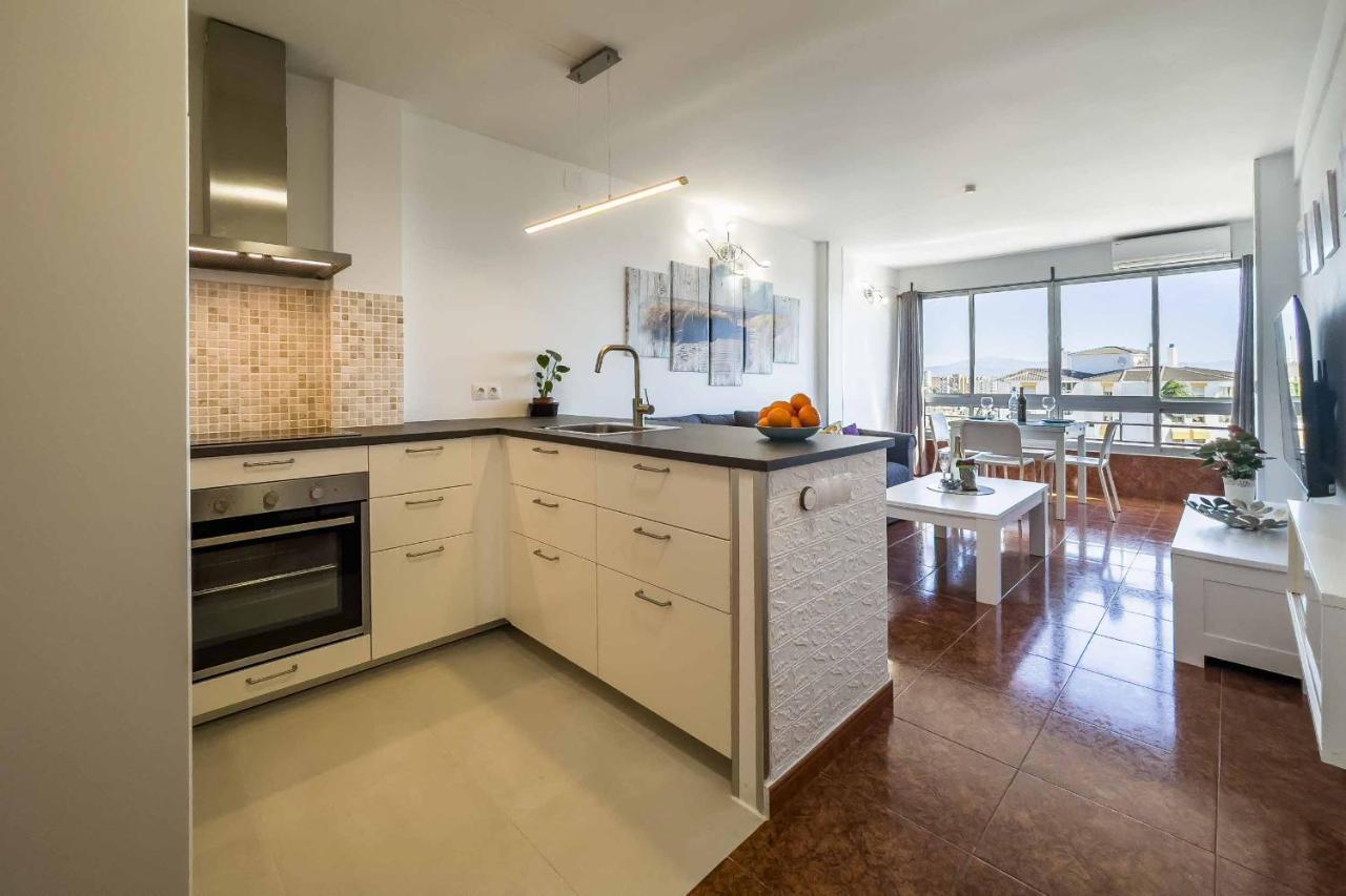 Apartamento Acogedor, Terraza, Piscina Y Mar Benalmadena Bagian luar foto