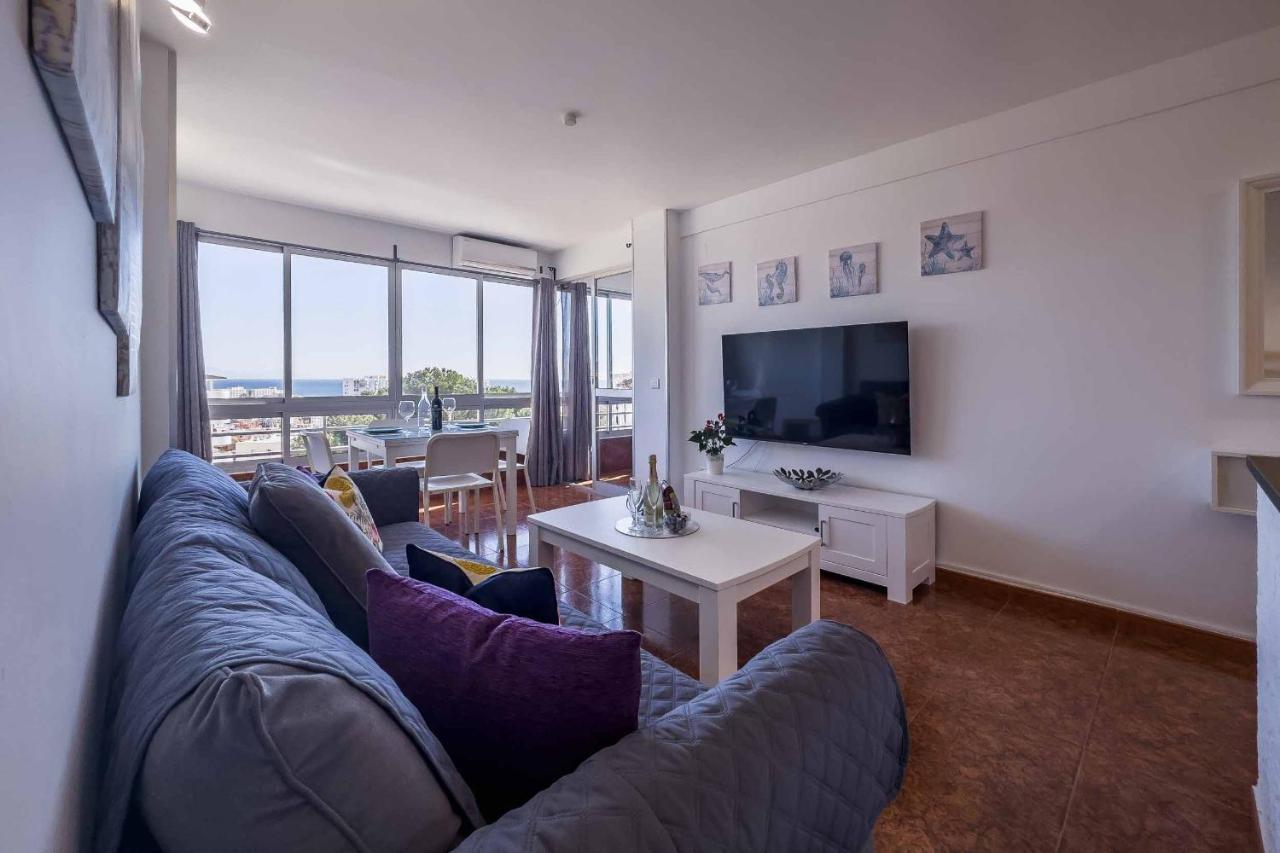 Apartamento Acogedor, Terraza, Piscina Y Mar Benalmadena Bagian luar foto