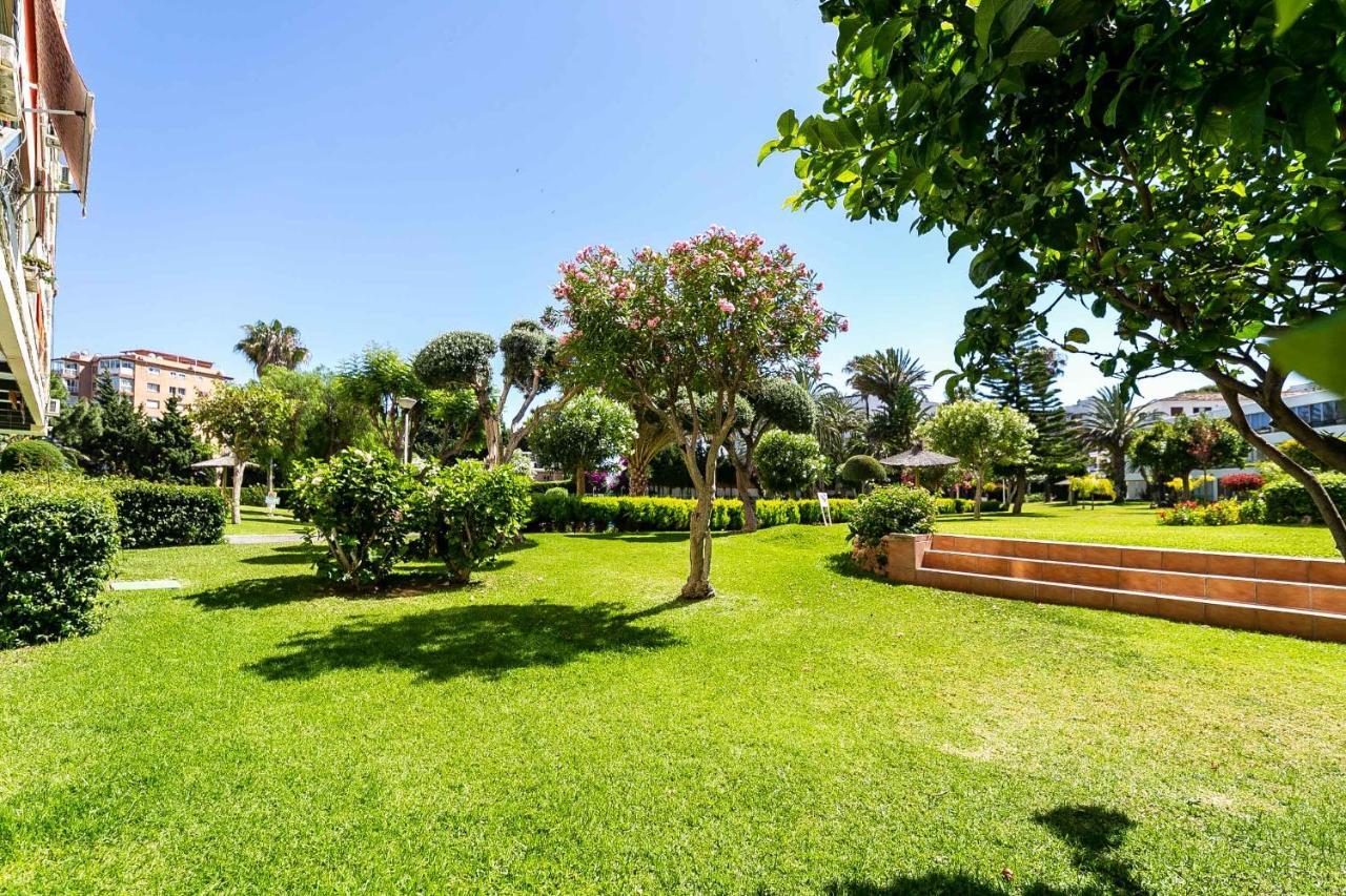Apartamento Acogedor, Terraza, Piscina Y Mar Benalmadena Bagian luar foto