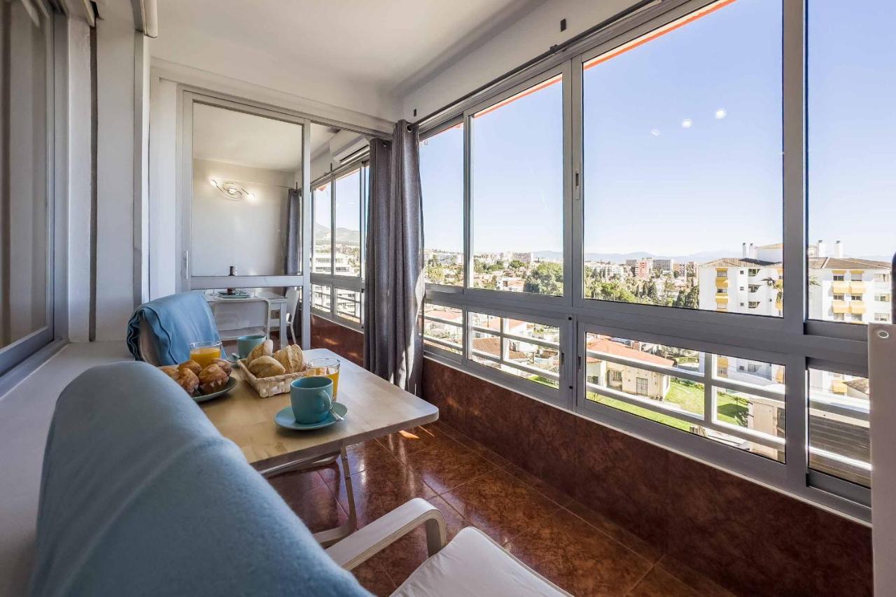 Apartamento Acogedor, Terraza, Piscina Y Mar Benalmadena Bagian luar foto