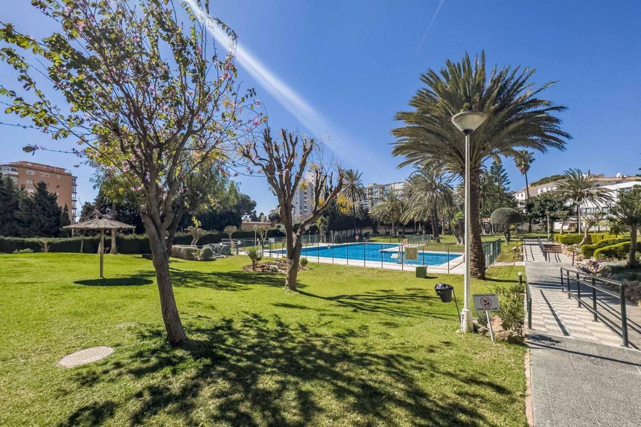 Apartamento Acogedor, Terraza, Piscina Y Mar Benalmadena Bagian luar foto