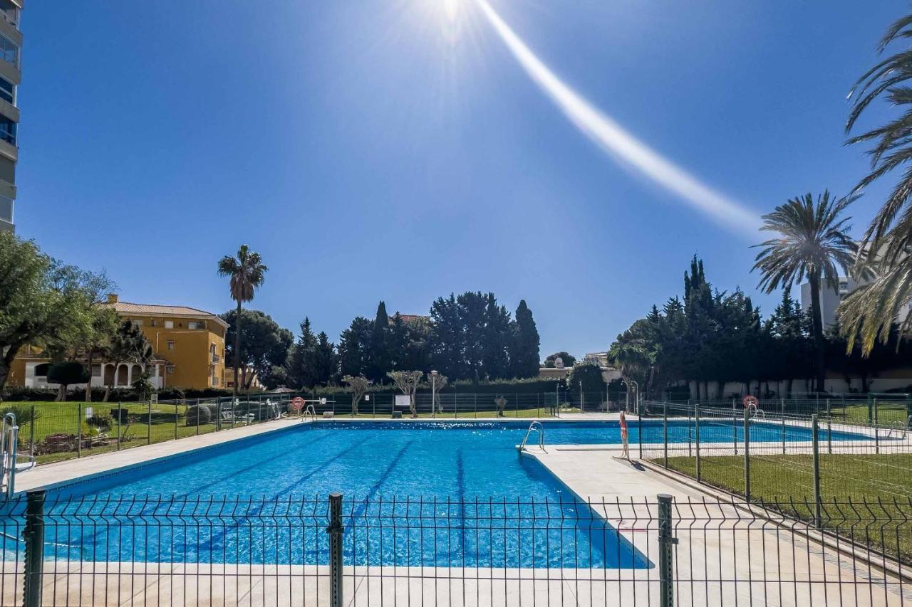 Apartamento Acogedor, Terraza, Piscina Y Mar Benalmadena Bagian luar foto
