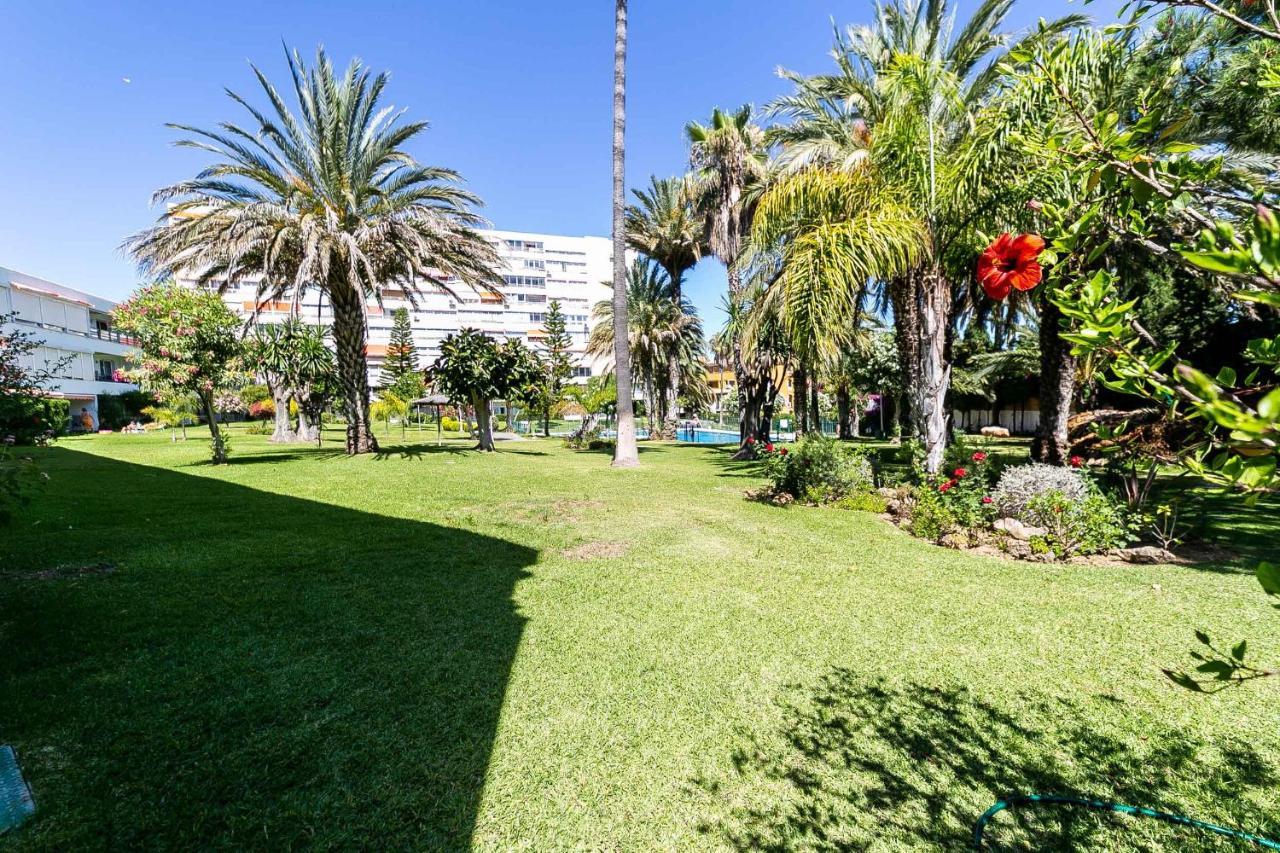 Apartamento Acogedor, Terraza, Piscina Y Mar Benalmadena Bagian luar foto