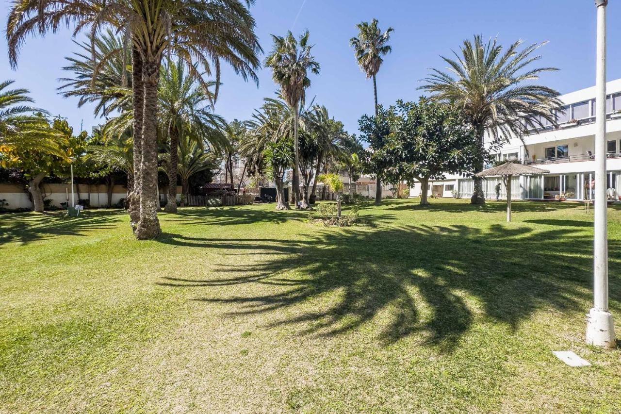 Apartamento Acogedor, Terraza, Piscina Y Mar Benalmadena Bagian luar foto